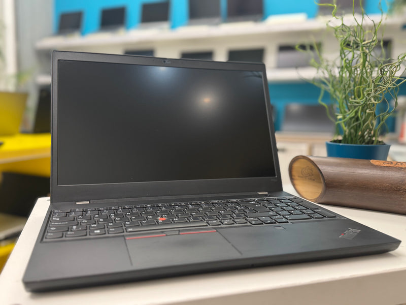 Lenovo ThinkPad P15V