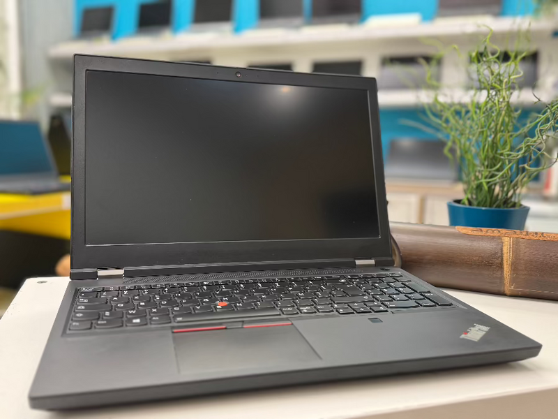 Lenovo ThinkPad P15 i5